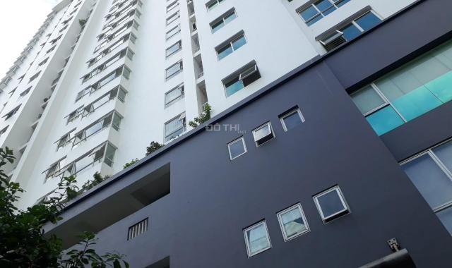 Cho thuê Penthouse 3PN có sân vườn tại khu ĐT Dịch Vọng, tầm view triệu đô hướng công viên