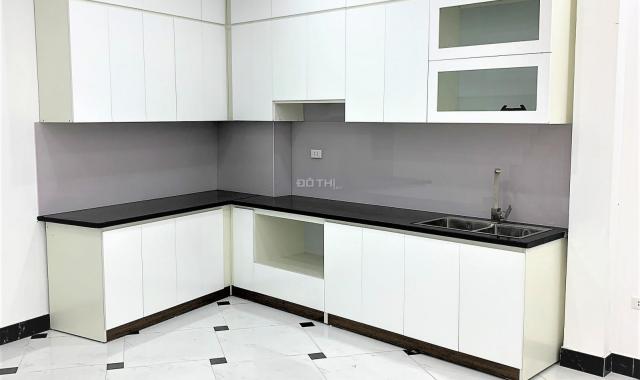 Bán nhà Nguyễn Trãi, Thanh Xuân, DT 32m2 * 5 tầng, gần đại học Khoa Học Tự Nhiên, Royal City