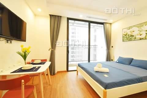 0977888690 bán căn studio DT 28m2, đầy đủ nội thất tại Vinhomes Green Bay, giá 990tr