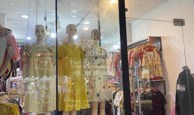 Sang nhượng shop thời trang, giá rẻ, vị trí KD đẹp tại Tân Bình, HCM