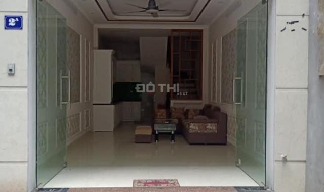 Bán nhà Kim Đồng, ô tô đỗ cửa, nhà có vỉa hè, giá 5.6 tỷ, 0986034914