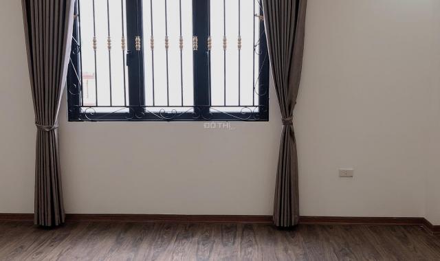 Hàng hiếm nhà Trung Kính, Nguyễn Chánh, Trần Duy Hưng 40m2x5T mới cứng, ô tô cách 50m, đẹp 4,05 tỷ