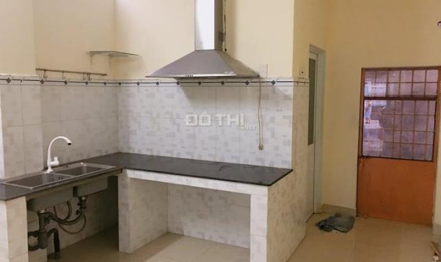 Bán nhà đường Lý Thường Kiệt, diện tích: 65m2, LH: 0932155399