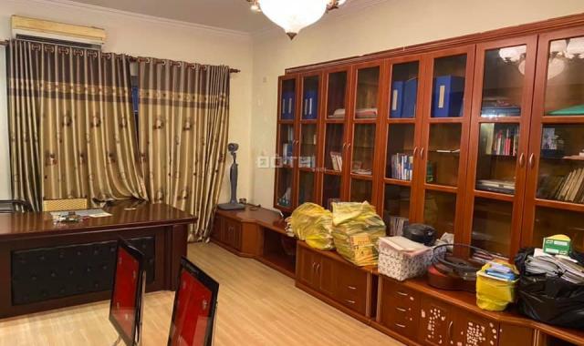 Nhà phố Đê La Thành, Ba Đình, vừa ở vừa làm văn phòng, 50m2, 6.35 tỷ: 0902976565