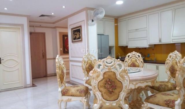 Cho thuê căn hộ R3 Royal City, 109m2, 2PN, đủ nội thất, view bể bơi, 17 triệu/th