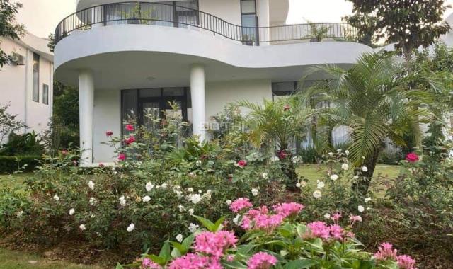 CC cần bán căn BT Lâm Sơn (Ivory) 600m2 SĐ full nội thất xịn sân vườn, view vườn hoa, giá cực tốt