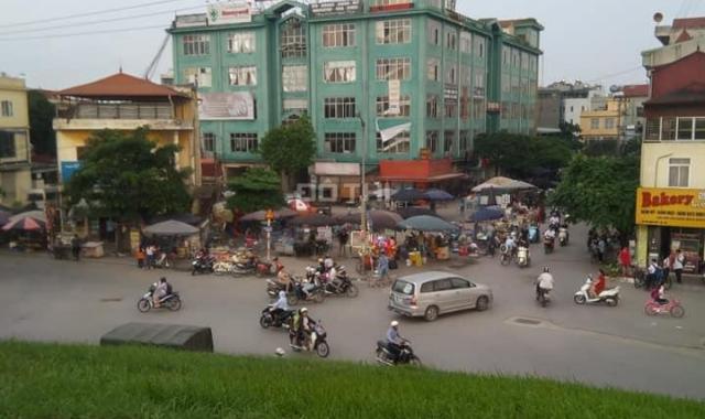 Chính chủ bán nhà ngõ 67 Nguyễn Văn Cừ, ô tô vào nhà LH :  Trường 0981716268