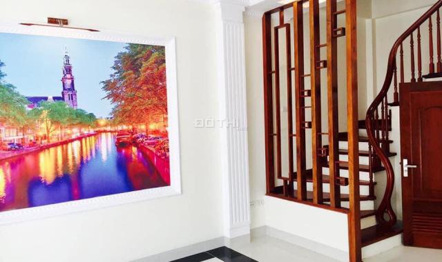 Cho thuê nhà Bát Khối, Thạch Bàn, Long Biên, 31m2, 5 tầng, giá 12 triệu/th. LH: 0967406810