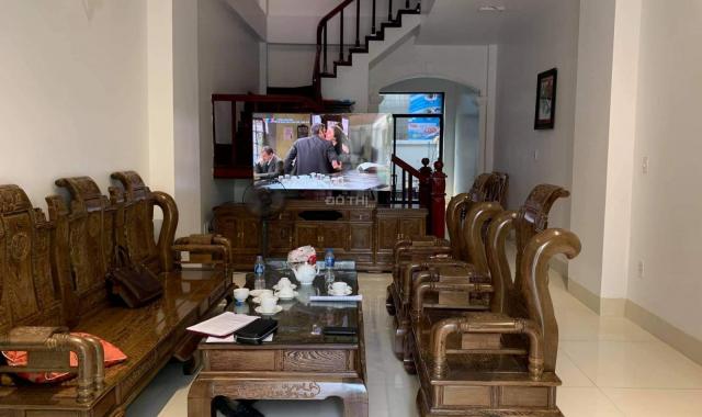 Bán nhà đẹp 40m2 phố Nguyễn Khang, ngõ rộng 3m, KD, giá 4.3 tỷ