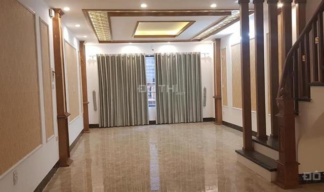 Bán gấp nhà Nguyễn Văn Lộc, ô tô vào nhà, 70m2, nhỉnh 5 tỷ