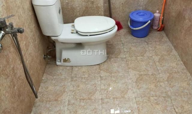 Bán nhà mặt phố Khương Đình 40m2 2T, MT 3.9m 8.5 tỷ. LH 0979607423