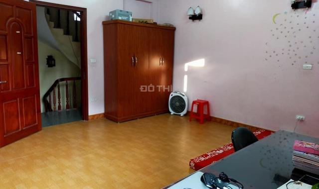 Bán nhà mặt phố Khương Đình 40m2 2T, MT 3.9m 8.5 tỷ. LH 0979607423