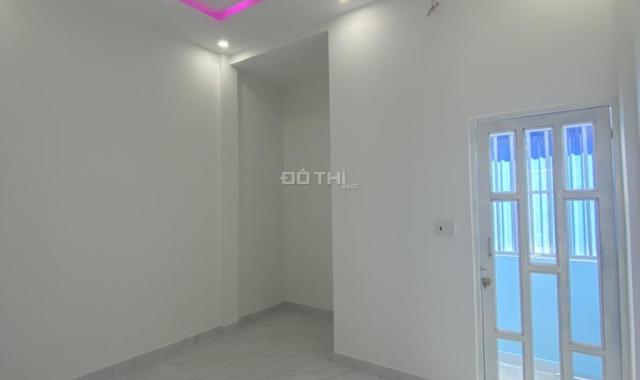 Nhà phố 1 trệt, 1 lầu, DTSD 80m2, 2 phòng ngủ, 2WC Nguyễn Văn Bứa 860tr/căn giá thật 100%