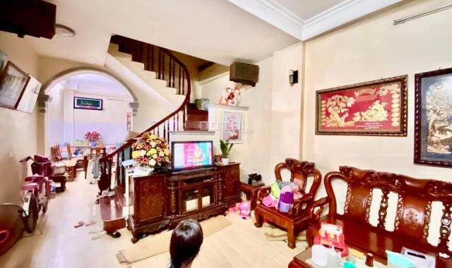 Bán nhà siêu rẻ lô góc 40m2, 3PN, mặt ngõ thông chỉ 2.3 tỷ tại Kiến Hưng, Hà Đông