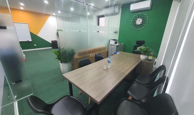 Cho thuê văn phòng tại phố Láng Hạ, Đống Đa diện tích 100m2 chia sẵn 3 phòng giá 15 triệu/tháng