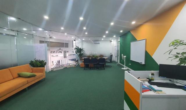 Cho thuê văn phòng tại phố Láng Hạ, Đống Đa diện tích 100m2 chia sẵn 3 phòng giá 15 triệu/tháng