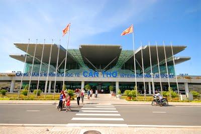 Bán nền mặt tiền gần sân bay, đường Võ Văn Kiệt, DT: 10,10x31m, thổ cư, giá 5,7 tỷ