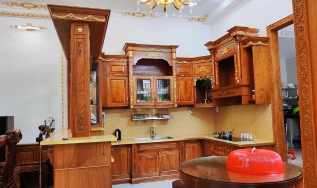 Bán nhà mặt tiền Phan Đình Phùng, ngay chợ Phú Nhuận, 200m2, XD 4 tấm, 69,9 tỷ