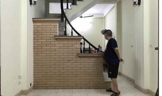 Cho thuê nhà mới sơn 271 Yên Hòa, 4 tầng đồ cơ bản cho hộ gia đình và bán hàng online
