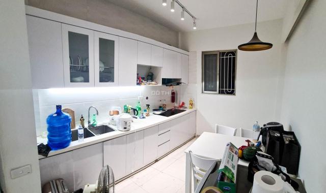 Hot! Bán nhà 4 tầng Võng Thị, dt: 33m2, giá: 3.1 tỷ, lh: Em Dương (Mr. ), 0357 078 969