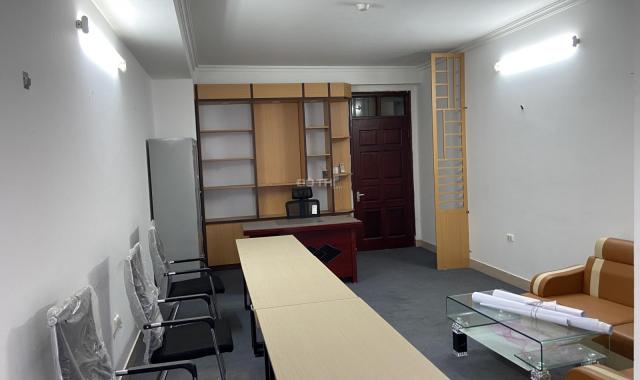 Cho thuê văn phòng 38 m2 tại Mỹ Đình, có sẵn nội thất làm việc, vào làm việc ngay