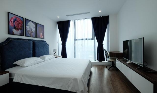 Cho thuê penthouse - Sunshine City, 210m2, 4 phòng ngủ, 1 phòng làm việc, nội thất siêu đẹp