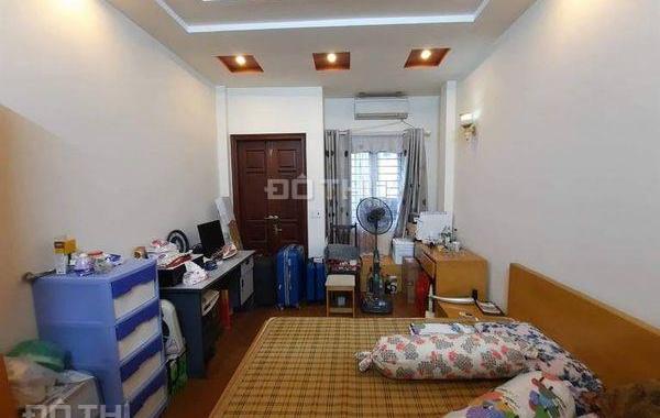 Siêu hot: Bán nhà Bồ Đề 35m2 5 tầng, nhỉnh 2 tỷ chủ để lại toàn bộ nội thất bằng gỗ xịn