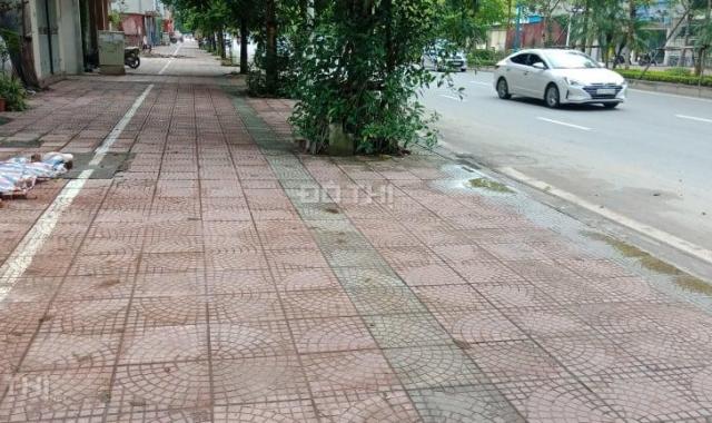Đất mặt phố Cổ Linh, đường 42m, gần Aeon, 2 mặt đường, 71m2, nở hậu 7.3m