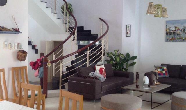 Villa Nguyễn Văn Hưởng - Đẹp, hiện đại, có hồ bơi, sân vườn - Giá 64,596 triệu/tháng