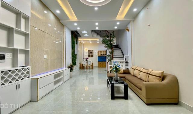 Mặt tiền 50m2, 3 lầu Nguyễn Trung Trực sổ hồng mới 2020 bán nhanh 11 tỷ, thang máy và nội thất CC