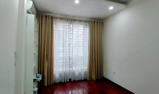 2,65 tỷ nhà Yên Hòa, Hoàng quốc Việt, Võ Chí Công, 30m2 5T ngõ thông, rộng, nhà sẵn sổ để giao dịch