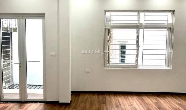 Bán nhà đẹp như biệt thự, gần ô tô tại đường Láng, quận Đống Đa 60m2 4T MT 6,5m. Giá 4.7 tỷ SĐCC