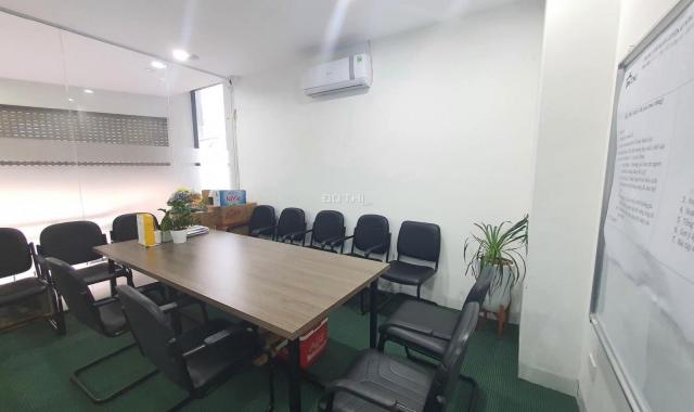 Cho thuê văn phòng tại phố Láng Hạ, Đống Đa diện tích 110m2 giá 19 triệu/tháng