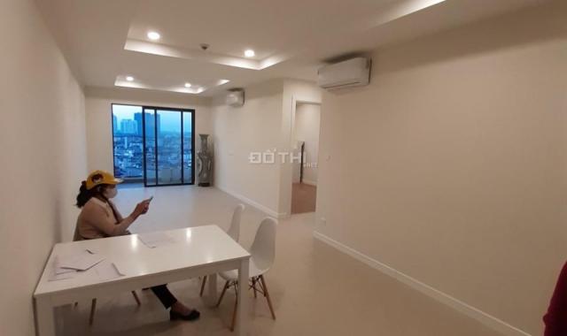 Gia đình cần bán căn 102m2, full đồ, view Hồ Tây, bao toàn bộ phí