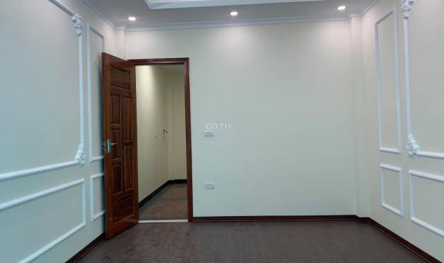 Bán gấp nhà đường Láng - Đống Đa, 36m2*5 tầng - lô góc 3 bước ra MP, chỉ 3 tỷ hơn