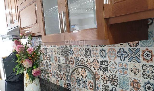 Bán gấp căn hộ CC tầng 1 Nguyên Hồng, Thành Công, Ba Đình, 50m2, 2.2 tỷ