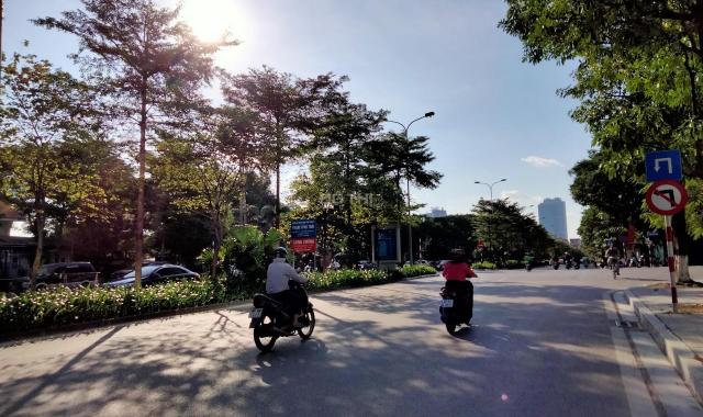 Cần bán gấp mảnh đất mặt đường ở vị trí siêu đẹp và hiếm trên phố Đào Tấn, Ba Đình (LH: 0979532084)