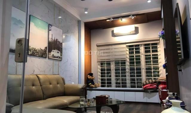 Nhà đẹp đường Cổ Linh ở luôn lô góc kinh doanh gara ô tô trong nhà 47 m2, giá 3.9 tỷ