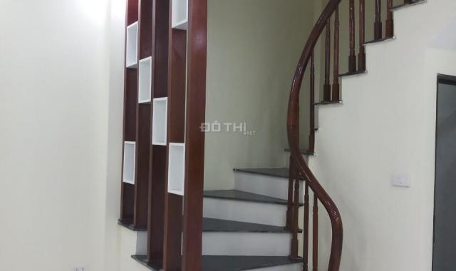 Bán nhà 4 tầng Mễ Trì Thượng, 39m2, ô tô đỗ cách 15m, gần chợ, trường học, LH: 0941 911 333