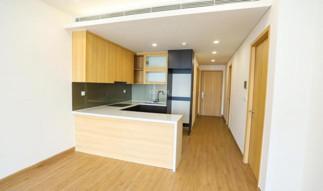 Bán căn 71m2 vip nhìn thẳng công viên Cầu Giấy, full nội thất, giá 3,9 tỷ, tầng 19, dự án Sky Park