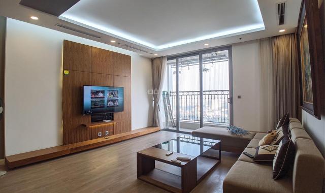 Chủ nhà cần cho thuê gấp căn hộ 3 ngủ Vinhomes Nguyễn Chí Thanh ban công hướng ĐN, 28tr/tháng