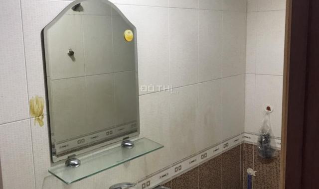 Cho nữ thuê 1 phòng balcon 30m2 có máy lạnh tại 249/14 Nguyễn Tiểu La P8 Q10 giá 4,5tr/th