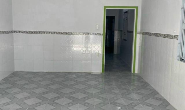 Chuyển nơi ở cần bán căn nhà 2 phòng ngủ, 100m2 (5x20m) ngay chợ, sổ riêng