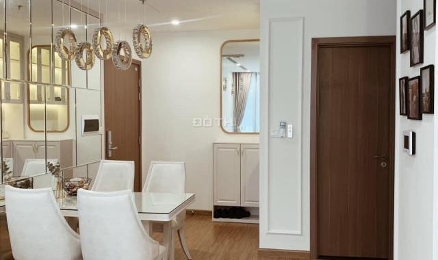 Bán căn hộ 2PN ban công Đông Nam, đầy đủ nội thất đẹp Vinhomes Skylake giá 3.6 tỷ