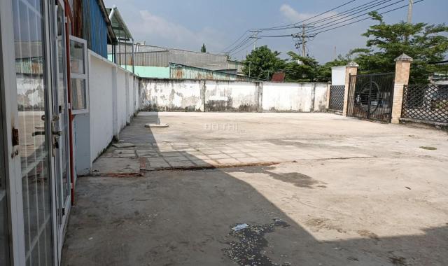 Chính chủ cần cho thuê gấp 450m2 gồm đất và nhà cấp 4 làm kho mặt tiền đường Nguyễn Văn Tạo, Nhà Bè