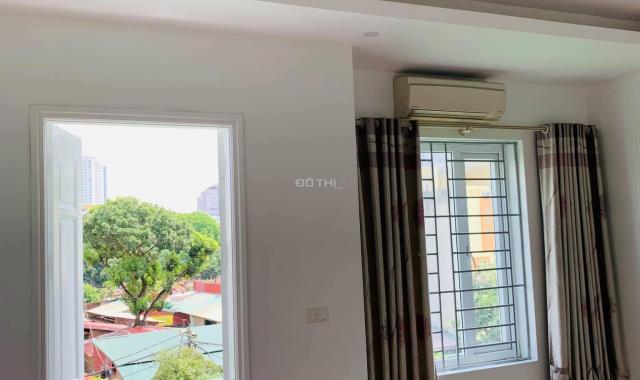 Chỉ gần 6 tỷ nhà như khách sạn - view hồ Ao Phủ - phố Chùa Láng - đẹp mê ly