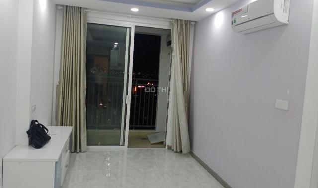 Cho thuê căn hộ Richstar, Tân Phú, 2PN/1WC, có nội thất, giá 9.8tr/tháng. LH: 0981170149 Mr Văn