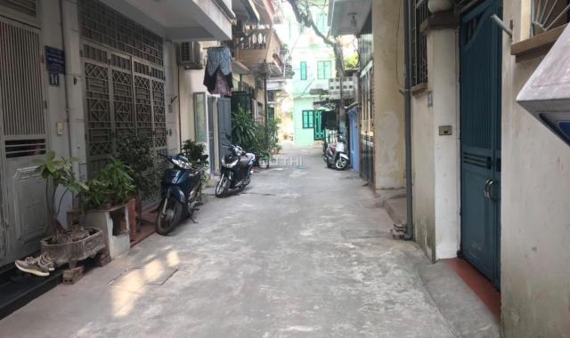 Nhà Ngọc Lâm - Trung tâm quận Long Biên, mới tinh, khu phố ẩm thực, ô tô đỗ cửa, an ninh tuyệt đối
