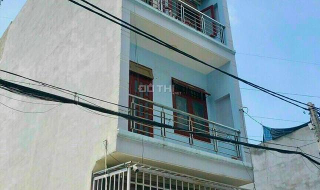 Bán gấp nhà 1 trệt 2 lầu, ngay Hương lộ 11, Bình Chánh, MT 12m, có sổ hồng, LH 0939964588 Ms Nhu