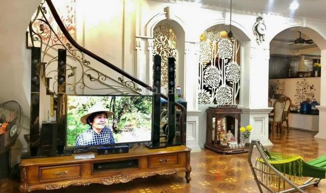 Bán villa mặt tiền đường số 19 full nội thất đối diện Mercedes Quang Trung